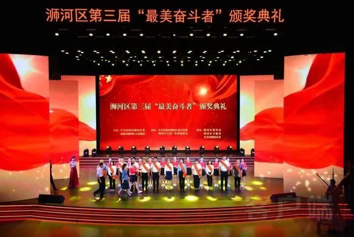 女子“睁不开眼”险酿车祸 医生提醒:这类常见眼病不可轻视