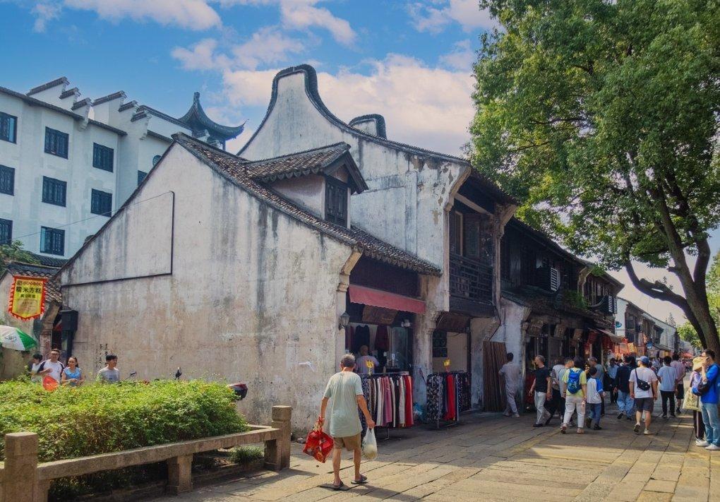 权力膨胀与傲慢行为:蓝玉身份与军功的负面影响
